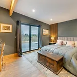 Lodge 2 Bed In Austwick Oc-f30841
