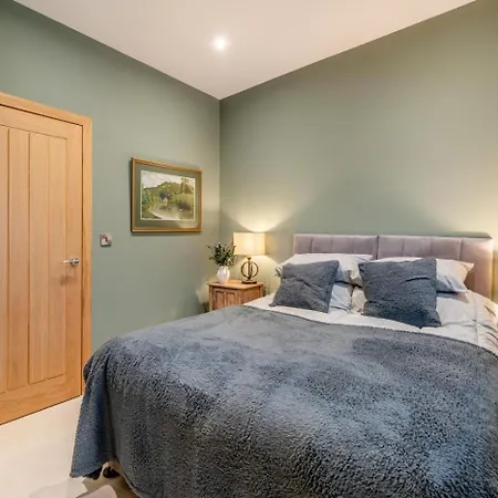 Lodge 2 Bed In Austwick Oc-f30841 *